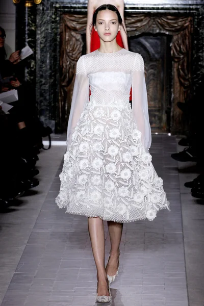 Look 24